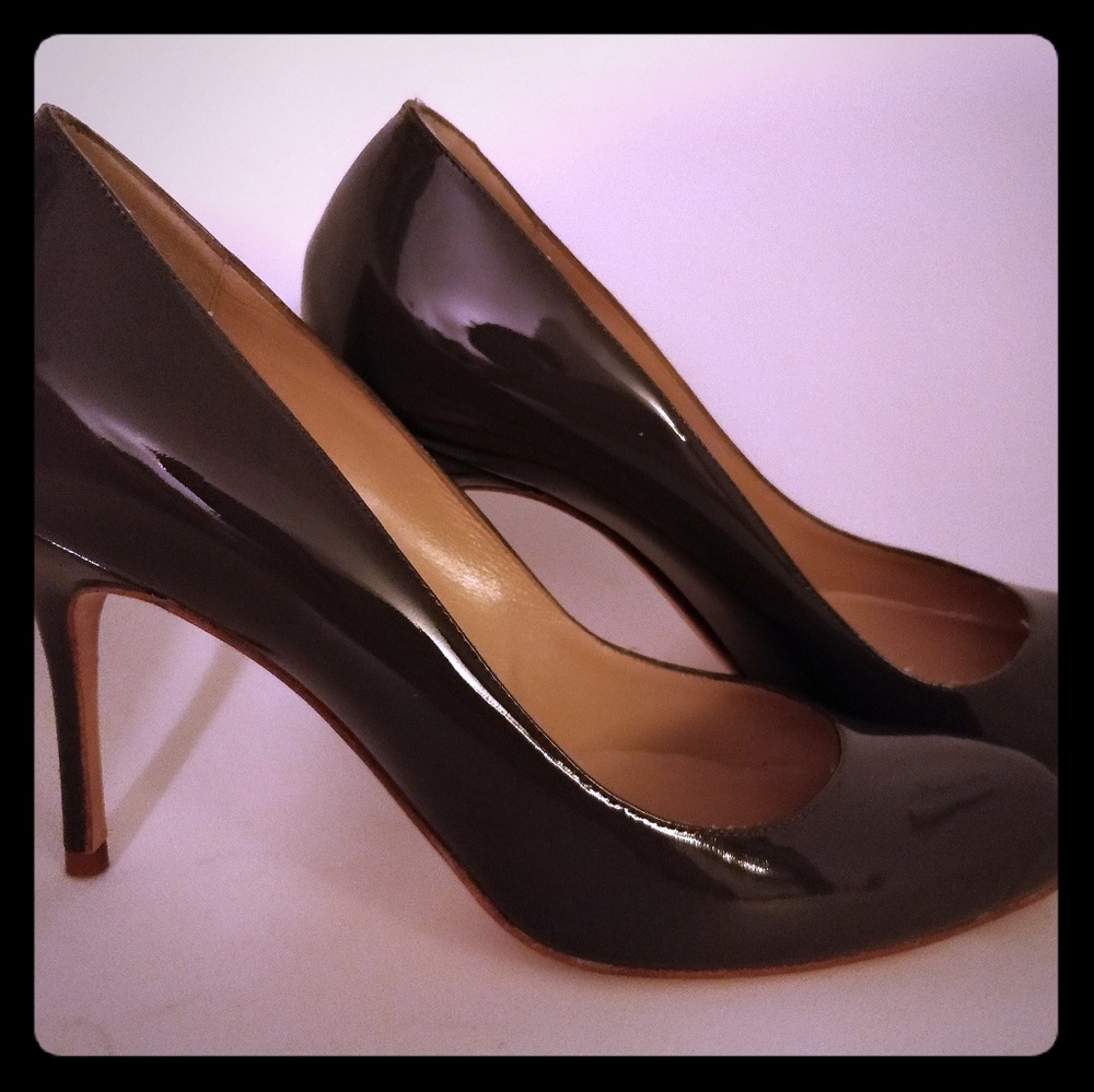 Manolo Blahnik gray size 37 pump